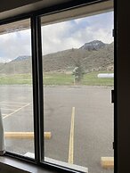 Green Creek Inn and RV Park