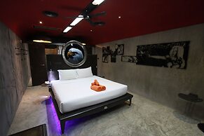 Nicky's Handlebar Hotel