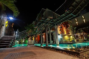 Nicky's Handlebar Hotel