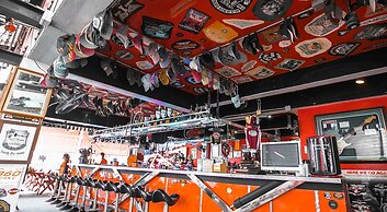 Nicky's Handlebar Hotel