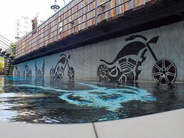 Nicky's Handlebar Hotel