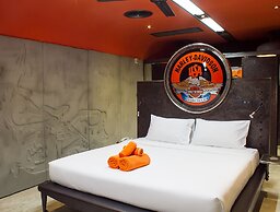 Nicky's Handlebar Hotel