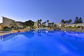 Makronisos Village