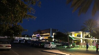 Quint's Travelers Inn