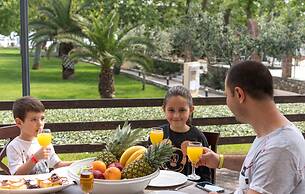 Cronwell Platamon Resort
