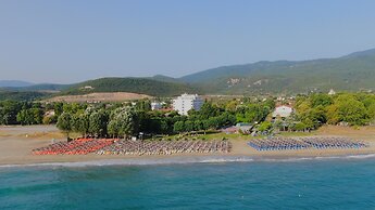 Cronwell Platamon Resort
