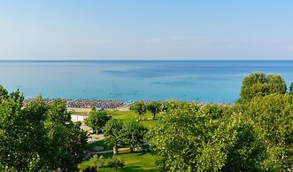 Cronwell Platamon Resort