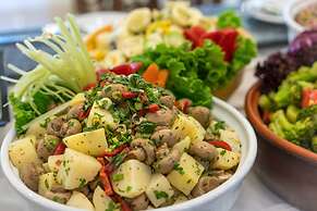 Cronwell Platamon Resort