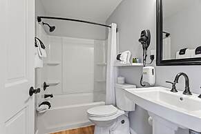 Coyote Mountain Lodge