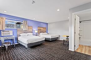 Coyote Mountain Lodge