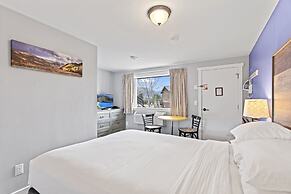 Coyote Mountain Lodge