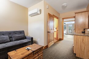 Coyote Mountain Lodge