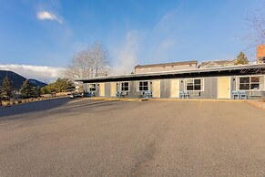 Coyote Mountain Lodge