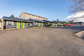 Coyote Mountain Lodge