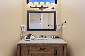 Coyote Mountain Lodge