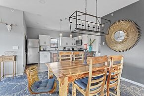 Coyote Mountain Lodge