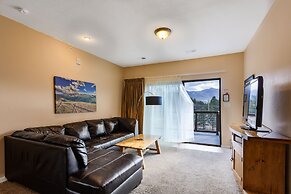 Coyote Mountain Lodge