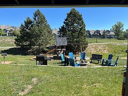 Coyote Mountain Lodge