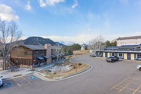 Coyote Mountain Lodge