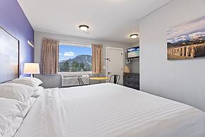 Coyote Mountain Lodge