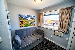 Coyote Mountain Lodge