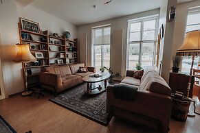 Heradsskolinn Historic Guesthouse