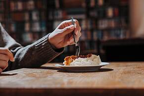 Heradsskolinn Historic Guesthouse