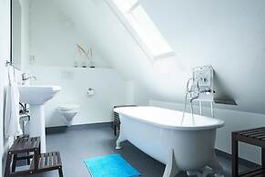 Heradsskolinn Historic Guesthouse