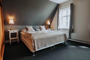Heradsskolinn Historic Guesthouse