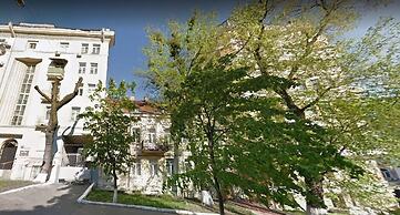 Hotel Status Apartments