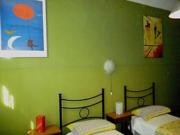 Hotel Giamaica for Girls & Ladies Only