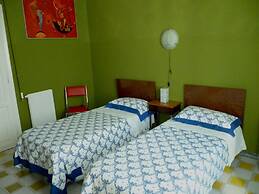 Hotel Giamaica for Girls & Ladies Only