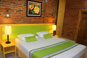 Jambuluwuk Convention Hall & Resort Puncak