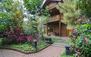 Jambuluwuk  Convention Hall & Resort Batu