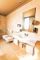 One Hotel & Restaurant