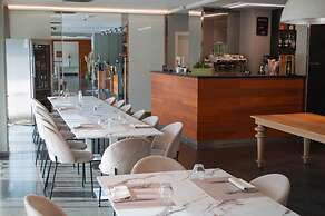 One Hotel & Restaurant