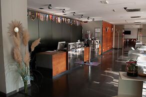 One Hotel & Restaurant