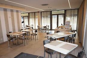 One Hotel & Restaurant