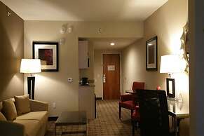 Holiday Inn Express & Suites Lantana by IHG