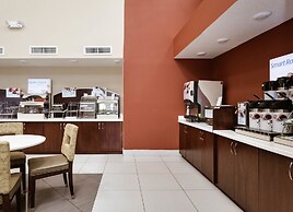 Holiday Inn Express & Suites Lantana by IHG