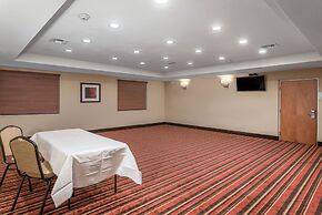 Holiday Inn Express & Suites Lantana by IHG