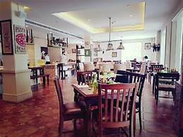 The Palms - Town & Country Club