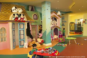 The Palms - Town & Country Club