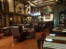 The Palms - Town & Country Club