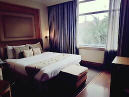 The Palms - Town & Country Club