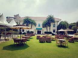 The Palms - Town & Country Club