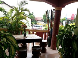 Ta Som Guesthouse & Tour Services