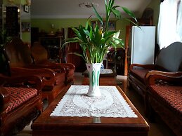 Ta Som Guesthouse & Tour Services