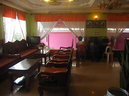 Ta Som Guesthouse & Tour Services