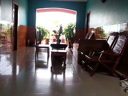 Ta Som Guesthouse & Tour Services